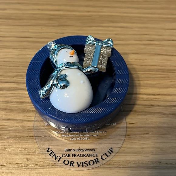 Bath & Body Works Snowman Car Fragrance Vent Or Visor Clip. - Picture 2 of 3